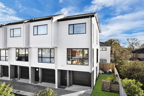 Photo of property in 3/45 Dale Crescent, Pakuranga, Auckland, 2010