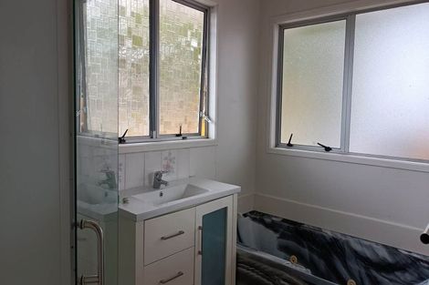 Photo of property in 10 Aralia Road, Sunnynook, Auckland, 0620