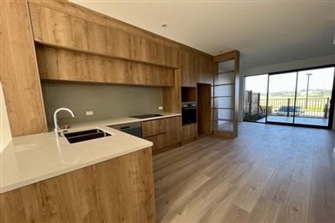 Photo of property in 90 Tarapuka Road, Westgate, Auckland, 0814