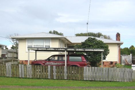 Photo of property in 15 Larnoch Road, Henderson, Auckland, 0610