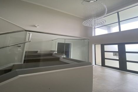 Photo of property in 7 Iwinuku Crescent, Wattle Downs, Auckland, 2103