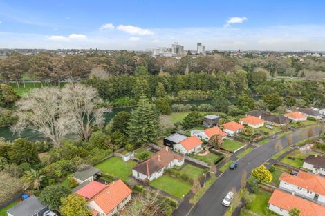 Photo of property in 64 Jellicoe Drive, Hamilton East, Hamilton, 3216