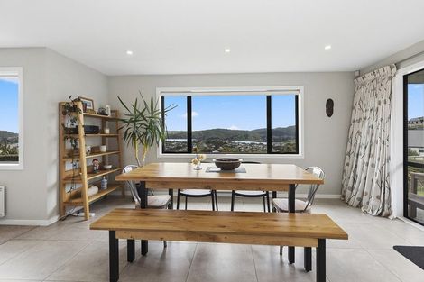 Photo of property in 75 Endeavour Drive, Whitby, Porirua, 5024