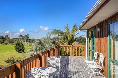 Photo of property in 166 Torkar Road, Clarks Beach, 2122