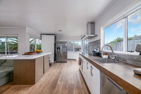 Photo of property in 57 Chislehurst Street, Henderson, Auckland, 0612