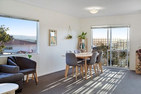 Photo of property in 1/41 Sungrove Rise, Sunnyvale, Auckland, 0612