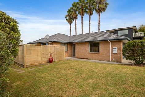 Photo of property in 6 Robinia Place, Snells Beach, 0920