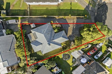 Photo of property in 1/1 Diomede Street, Bayswater, Auckland, 0622