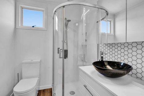 Photo of property in 22 Awanui Street, Merrilands, New Plymouth, 4312