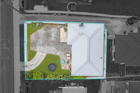 Photo of property in 20 Sylvan Crescent, Te Atatu South, Auckland, 0610