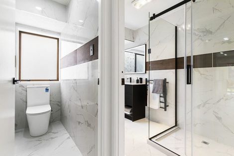 Photo of property in 1/49 Larne Avenue, Pakuranga Heights, Auckland, 2010