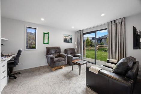 Photo of property in 5 Parkview Street, Wanaka, 9382