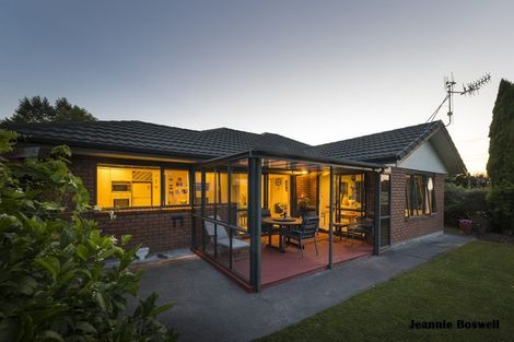 Photo of property in 97 Summerhill Drive, Fitzherbert, Palmerston North, 4410