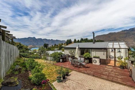 Photo of property in 9b Dart Place, Fernhill, Queenstown, 9300