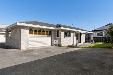 Photo of property in 2/36 Third Avenue, Tauranga, 3110