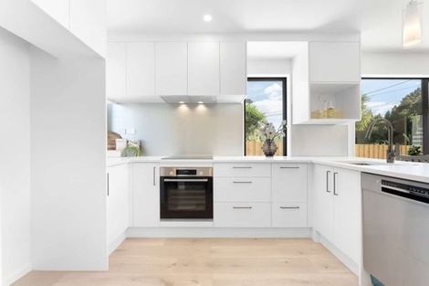 Photo of property in 8/67 Royal View Road, Te Atatu South, Auckland, 0610