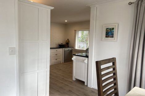 Photo of property in 39 Emlyn Place, Torbay, Auckland, 0630