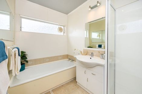 Photo of property in 9 Palliser Place, Milson, Palmerston North, 4414