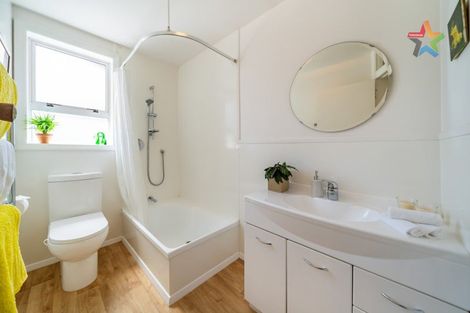 Photo of property in 14 Te Whiti Grove, Korokoro, Lower Hutt, 5012