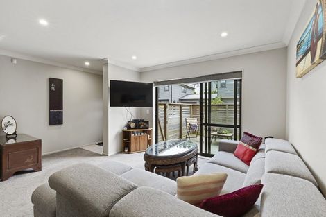 Photo of property in 19 Brindle Way, Newlands, Wellington, 6037