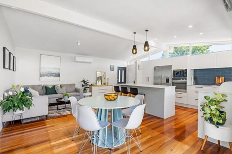 Photo of property in 30 Fairdale Place, Birkdale, Auckland, 0626