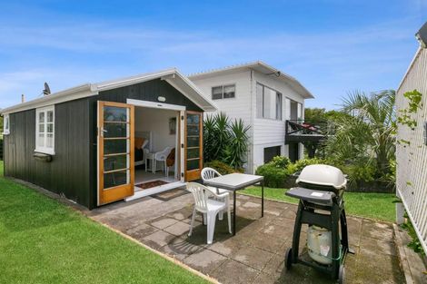 Photo of property in 4 Shearer Drive, Oakura, 4314