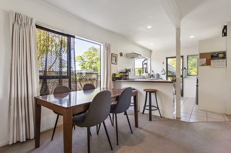 Photo of property in 1c Blackett Crescent, Meadowbank, Auckland, 1072