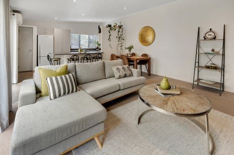 Photo of property in 17 Hayley Lane, East Tamaki Heights, Auckland, 2016