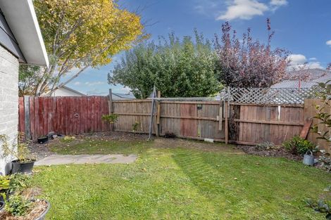 Photo of property in 2/11 Farnborough Street, Aranui, Christchurch, 8061