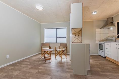 Photo of property in 6 Holmes Drive South, West Harbour, Auckland, 0618