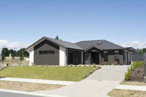 Photo of property in 2 Travertine Street, Cromwell, 9310