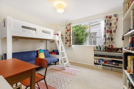 Photo of property in 8a Childers Terrace, Kilbirnie, Wellington, 6022