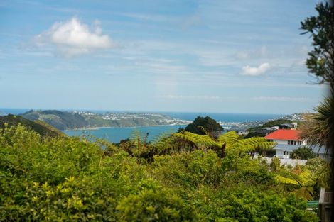 Photo of property in 20 Salford Street, Newlands, Wellington, 6037