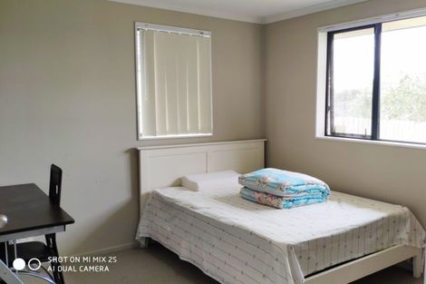 Photo of property in 16 Misty Valley Drive, Henderson, Auckland, 0612