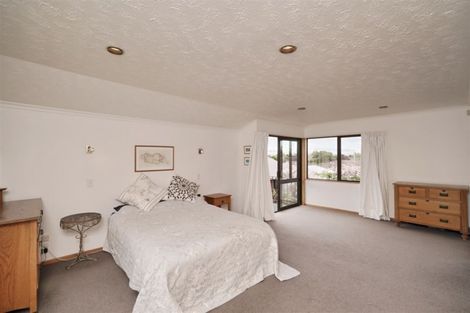 Photo of property in 34 Laing Crescent, Heathcote Valley, Christchurch, 8022