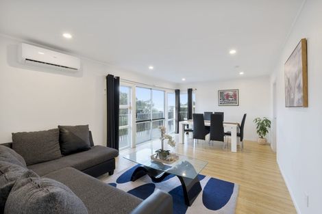 Photo of property in 49 Spence Road, Henderson, Auckland, 0612