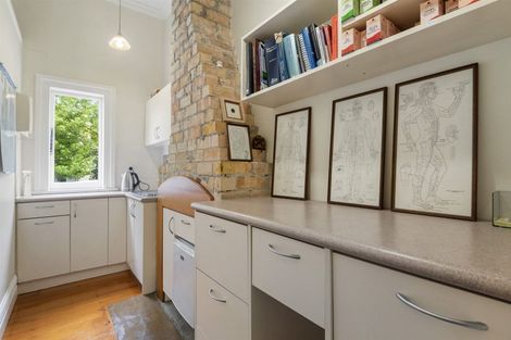 Photo of property in 235 Onewa Road, Birkenhead, Auckland, 0626