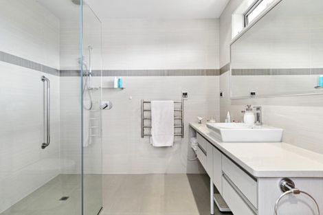 Photo of property in 1 Sherborne Close, Bethlehem, Tauranga, 3110