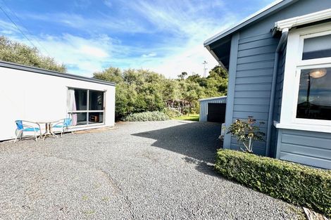 Photo of property in 14 Moana Street, Kaka Point, 9271