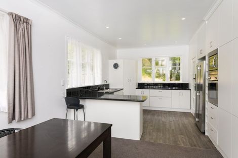 Photo of property in 977 Fitzherbert East Road, Aokautere, Palmerston North, 4471