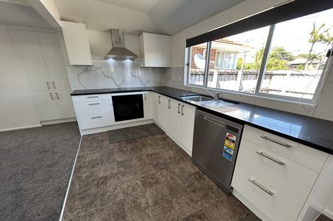 Photo of property in 393 West Coast Road, Glen Eden, Auckland, 0602