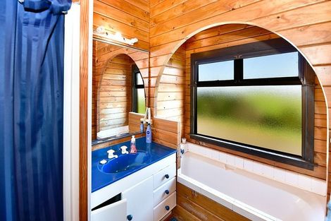 Photo of property in 3020 Kaipara Coast Highway, Glorit, Warkworth, 0984