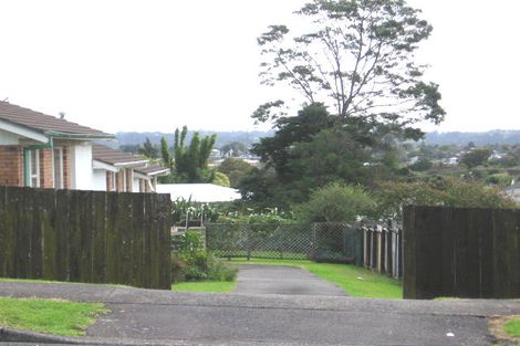 Photo of property in 2/16 Blacklock Avenue, Henderson, Auckland, 0612