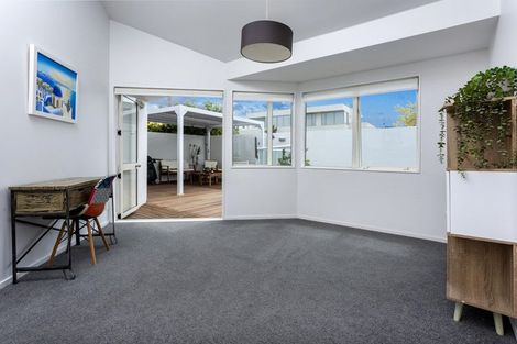 Photo of property in 8 Caversham Drive, Torbay, Auckland, 0630