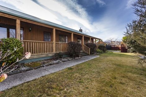 Photo of property in 3 Glenfinnon Place, Wanaka, 9305
