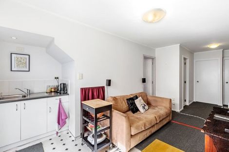 Photo of property in 16 Kearney Place, Massey, Auckland, 0614