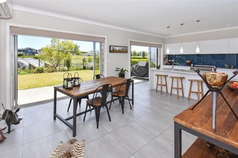 Photo of property in 13 Lake Drive, Karaka, Papakura, 2113