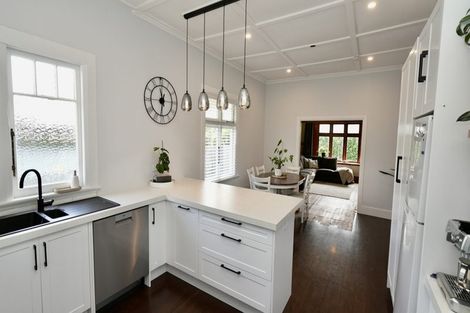 Photo of property in 112 Albert Street, Terrace End, Palmerston North, 4410