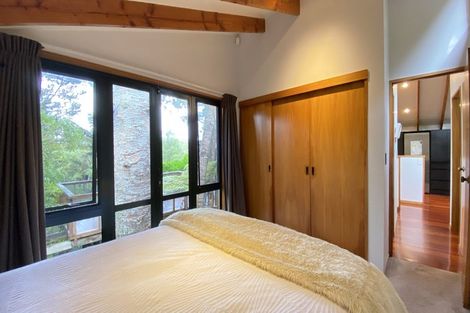 Photo of property in 31 York Road, Titirangi, Auckland, 0604