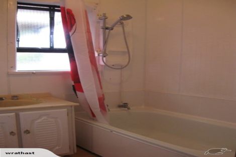 Photo of property in 1 Perth Place, Awapuni, Palmerston North, 4412